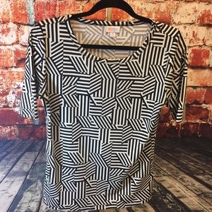 LuLaRoe Black & White MED Gigi Top